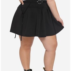 Black O-Ring Garter Belt Pleated Skater Skirt